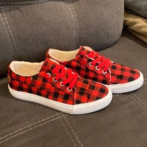 Blowfish size 9.5 Buffalo plaid fleece lined new